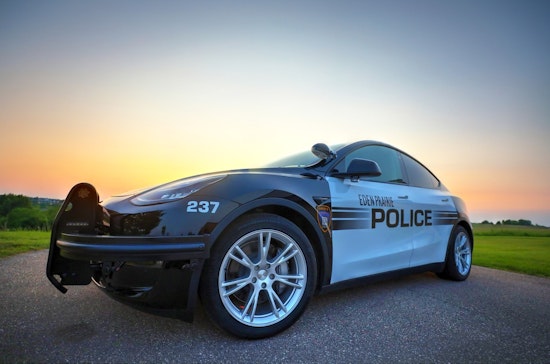 Eden Prairie Police Respond to Barricaded Individual as Roads Close in Southeastern Neighborhood