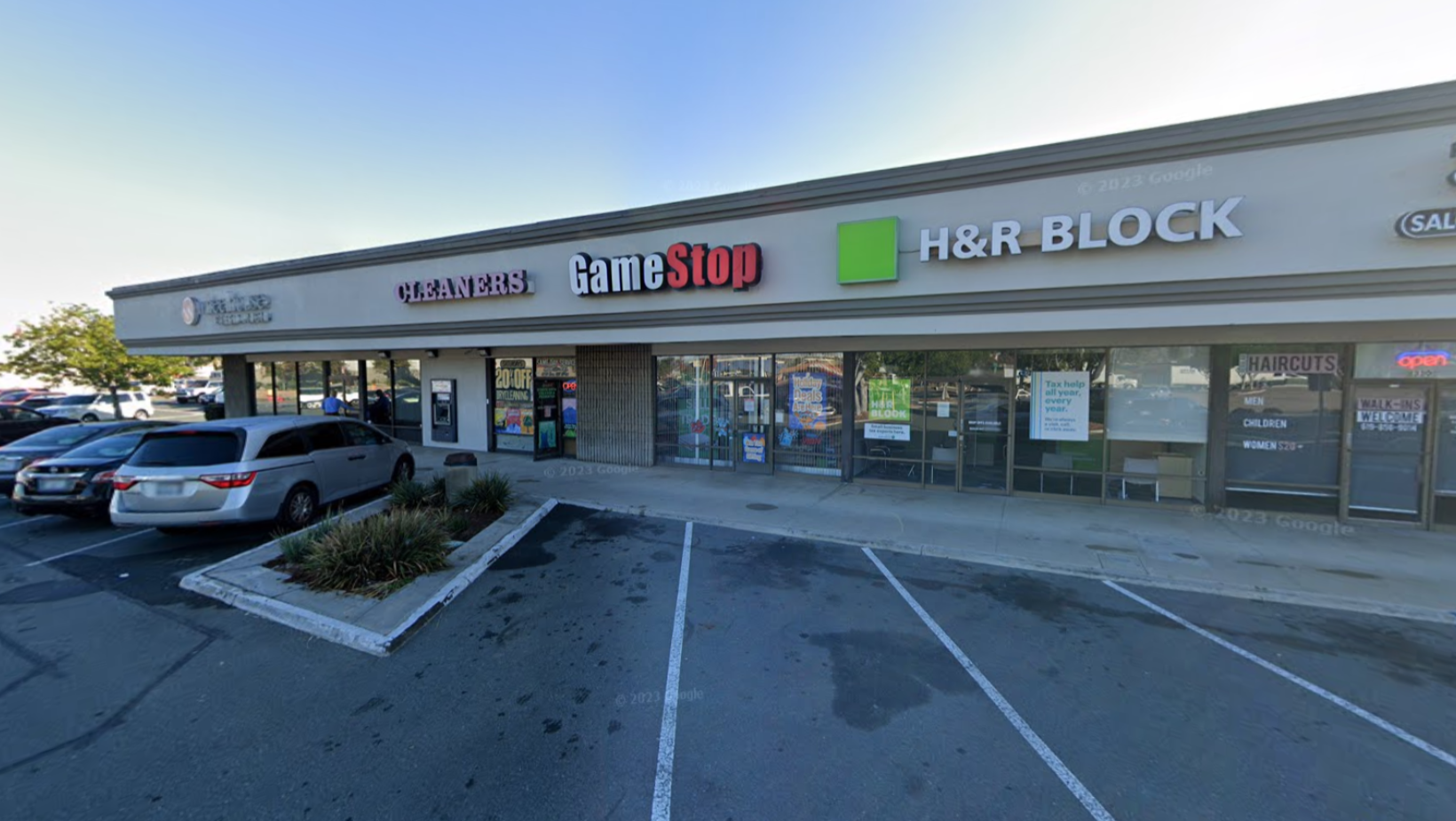 El Cajon Game Stop Employee Assaulted During Theft, Police Arrest Two