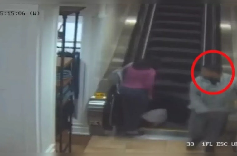 Elderly Man Injured in Dressing Room Mix-Up at North Star Mall
