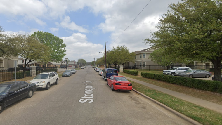 Five Injured in Dallas Apartment Shooting, Gunman At Large, Police Seek Leads