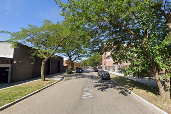 Four Victims Stabbed Outside West Town Nightclub, Chicago Police Seek Leads