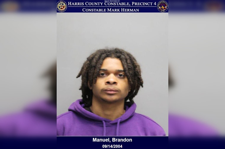 Harris County Constables Arrest 19-Year-Old for Unlawful Weapon Possession Following Traffic Stop
