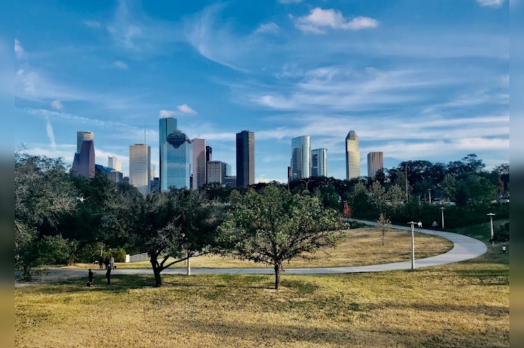Houston Braces for Mixed Week of Sunshine and Showers with Mild Temperatures