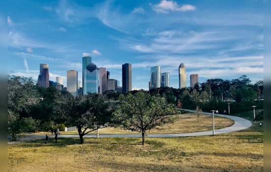 Houston Braces for Mixed Week of Sunshine and Showers with Mild Temperatures