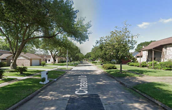 Houston Firefighters Extinguish Major Fort Bend County House Fire, No Injuries Reported