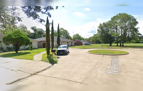 Houston Firefighters Quell Late-Night Blaze in Greater Greenspoint, Saving Lives and Property