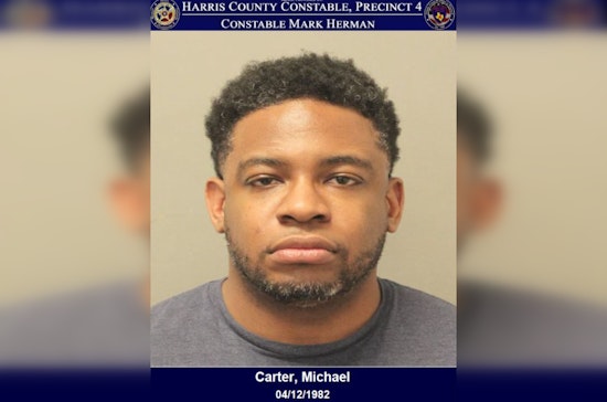 Houston Man Charged with DWI and Unlawful Weapon Possession After Traffic Stop