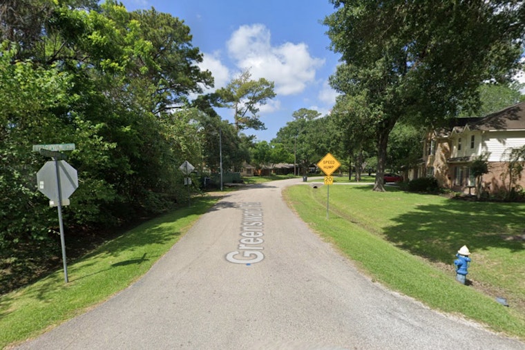 Houston Man Dies After Falling from Pickup Truck as Police Investigate Baffling Incident