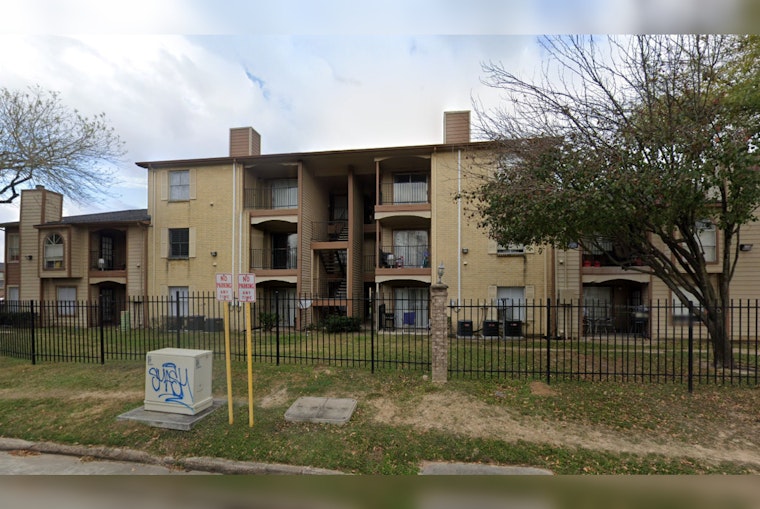 Houston Man Fatally Shoots Would-Be Robber in Self-Defense at Apartment Complex