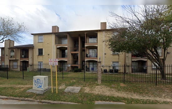 Houston Man Fatally Shoots Would-Be Robber in Self-Defense at Apartment Complex