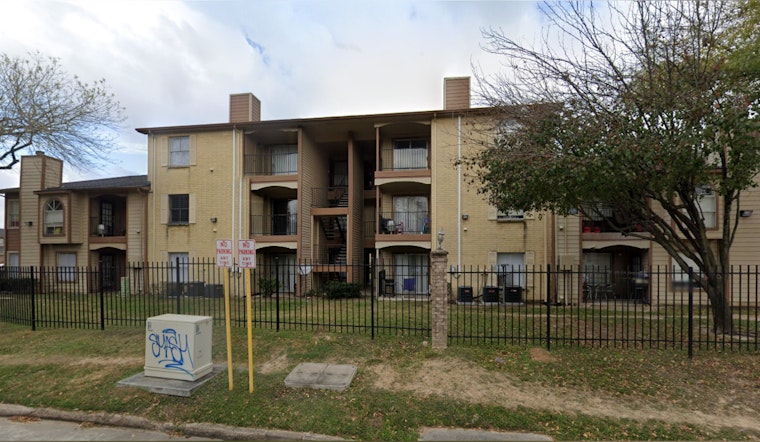 Houston Man Fatally Shoots Would-Be Robber in Self-Defense at Apartment Complex