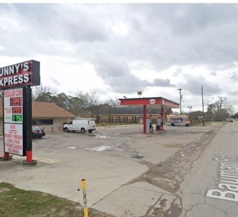 Houston Morning Gas Station Robbery Escalates to Fatal Shootout, Suspects in Custody