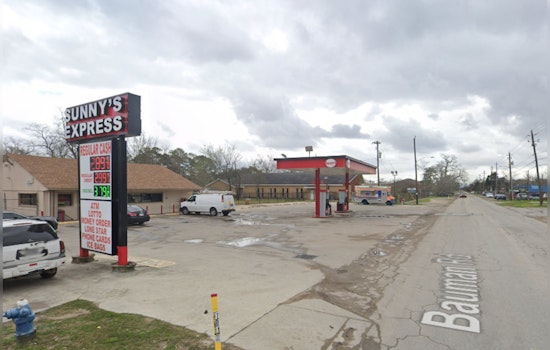 Houston Morning Gas Station Robbery Escalates to Fatal Shootout, Suspects in Custody