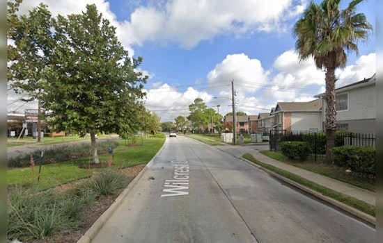 Houston Police Seek Leads in Unsolved Fatal Shooting at Wilcrest Drive Apartment Complex