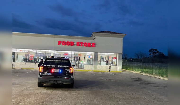 Houston Police Seek Suspected Wounded Robber After Shootout in Little York Parking Lot