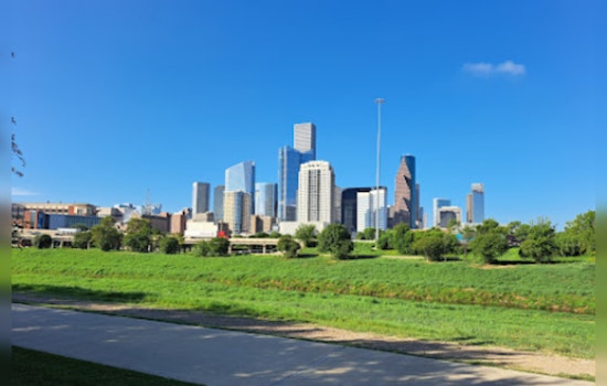 Houston's Valentine's Day Promises Sunshine with Chilly Evening, Foggy Start to Thursday