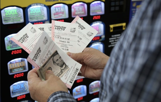 Illinois Lottery Player Strikes Gold with $600K Win at Chicago Area Mariano's
