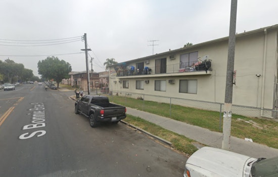 Los Angeles Firefighters Rapidly Extinguish Blaze in Westlake Apartment, No Injuries Reported