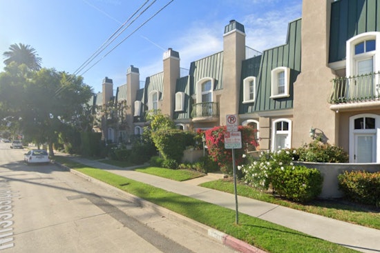 Los Angeles Firefighters Swiftly Extinguish Sawtelle Townhouse Blaze, No Injuries Reported