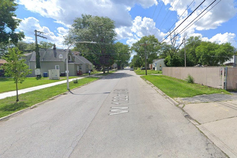 Man Fatally Shot in Ambush Outside His Chicago Home on Far South Side