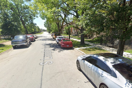 Man Fatally Shot in Vehicle in Chicago's Roseland Neighborhood, No Suspects in Custody