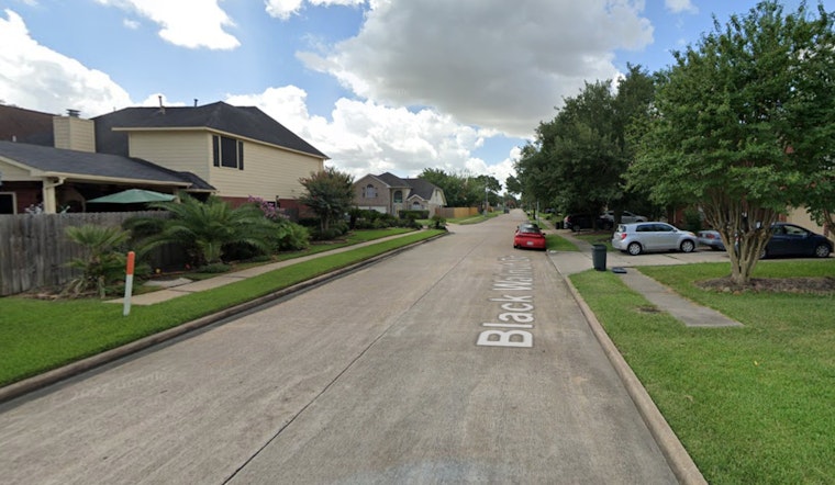 Man Shot by U.S. Marshal and Harris County Deputy While Serving Warrant in Cloverleaf