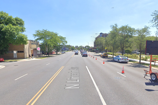 Man Stabbed in Chicago's Budlong Woods, Suspect in Black SUV at Large