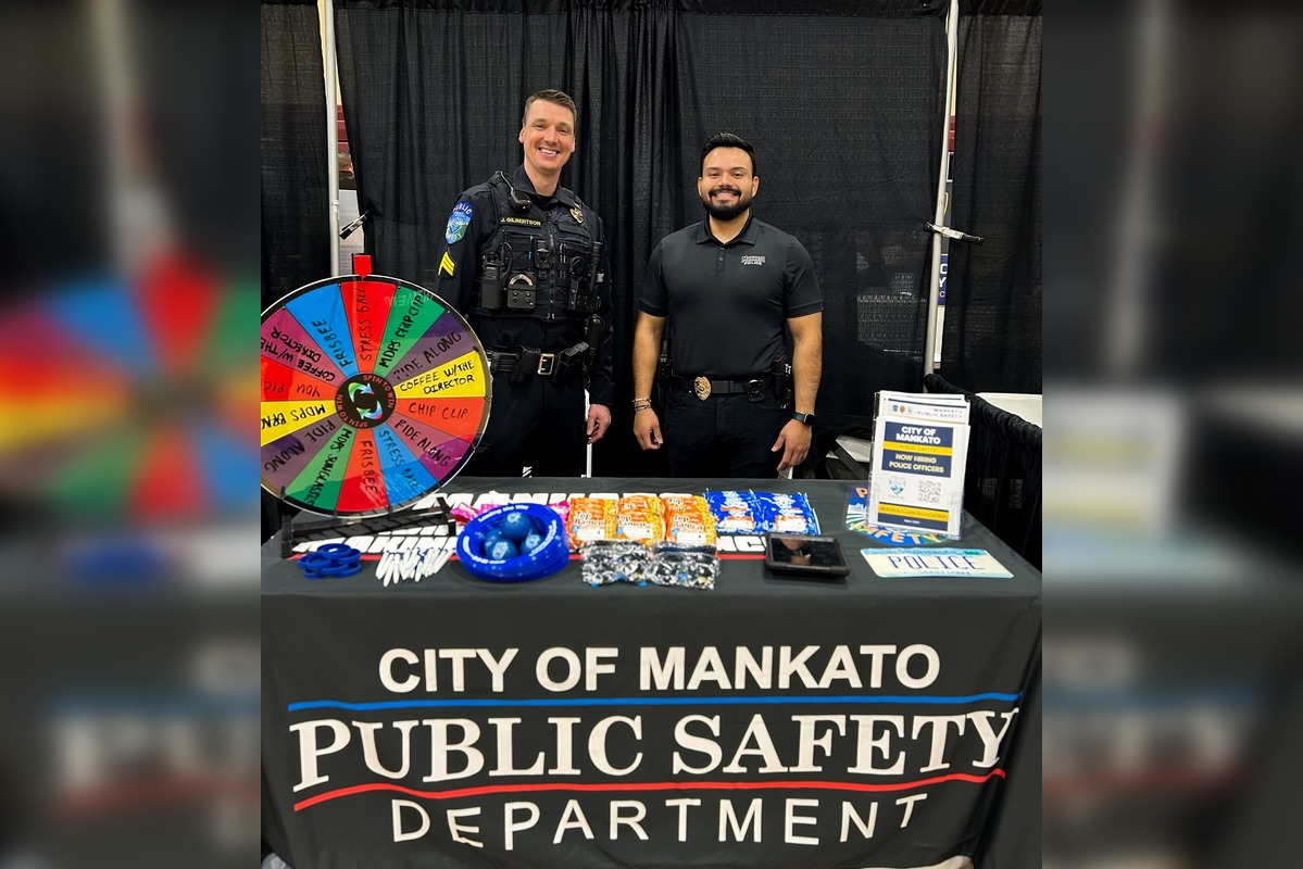 Mankato Police Department Seeks Recruits at Alexandria Career Fair