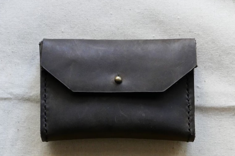 Mesa Dermatologist Dives into Salt River, Discovers Chicago Woman's Wallet Lost in 1995