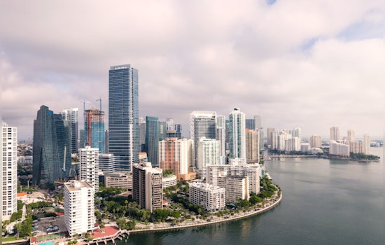 Miami Buffeted by Strong Winds as Temperatures Take a Dip, NWS Issues Weather Advisories