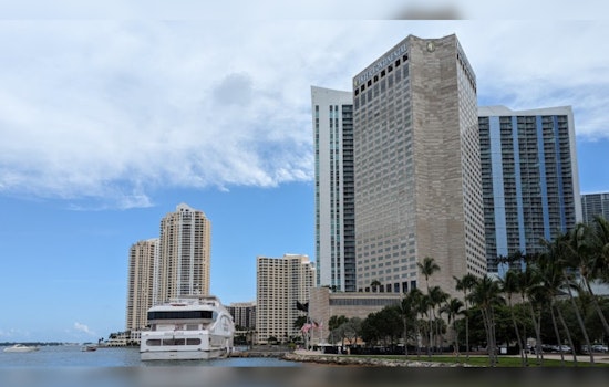 Miami's Valentine's Day Graced with Cool Breeze, Weekend Showers on Horizon