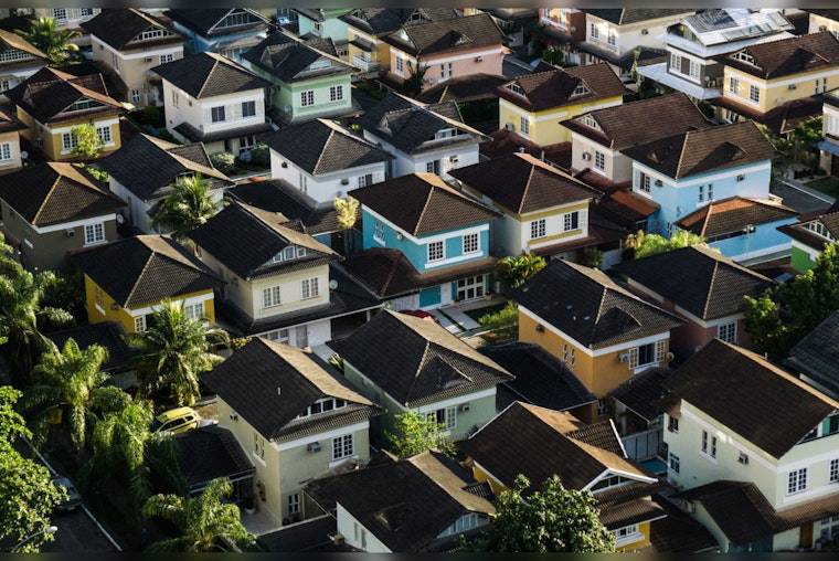 Middle Class on the Brink, American Dream Slips as Housing and Inflation Pinch Intensifies