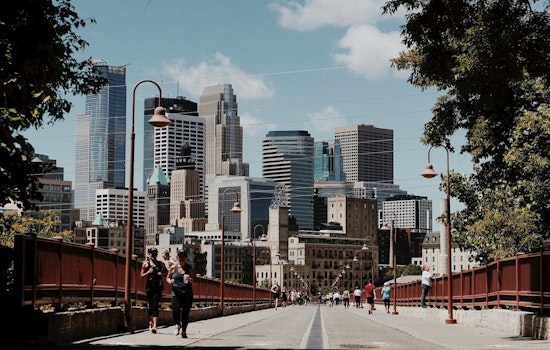 Minneapolis Residents to Enjoy Sunny, Windy Spring Weather Ahead of Possible Weekend Rain