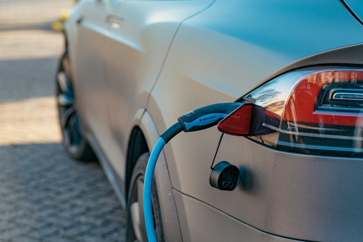 Minnesota Charges Ahead with Up to 2,500 Electric Vehicle (EV)
