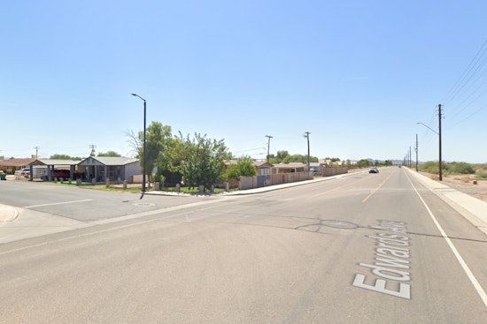 One Dead, One Critical After Vehicle Crashes Into Tree in Maricopa
