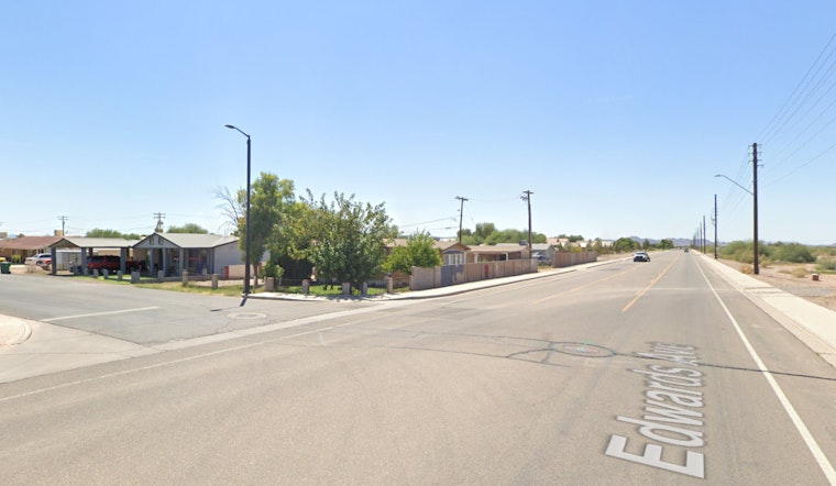 One Dead, One Critical After Vehicle Crashes Into Tree in Maricopa