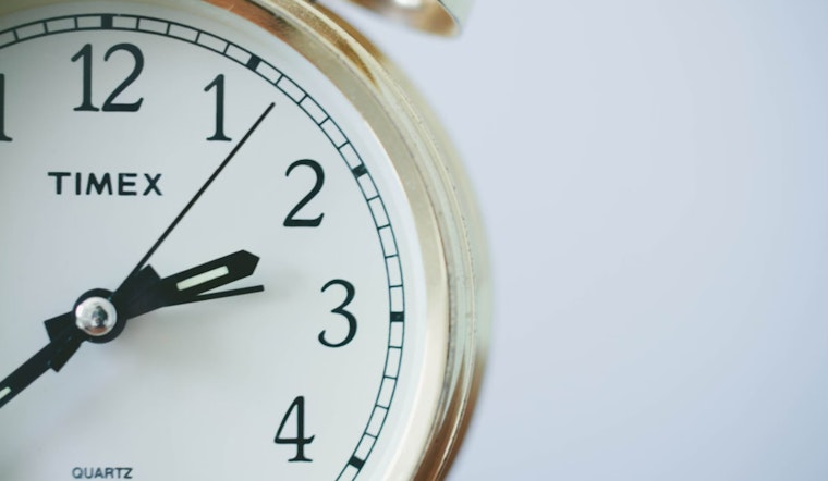 Oregon Senators at Odds Over Bill for Permanent Standard Time, Pending West Coast Synchronization