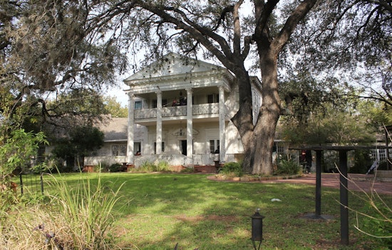 Owner Holds Suspects at Gunpoint After Teen Intrusion at San Antonio's Black Swan Inn