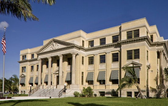 Palm Beach County Courthouse Hosts Valentine's Day Mass Wedding Ceremony