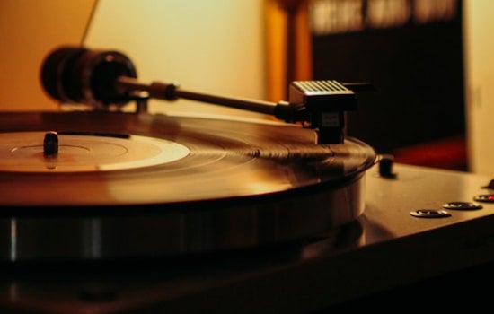 Phoenix Record Lovers Flock to Inaugural Cactus Music Market in Downtown Hello Lincoln