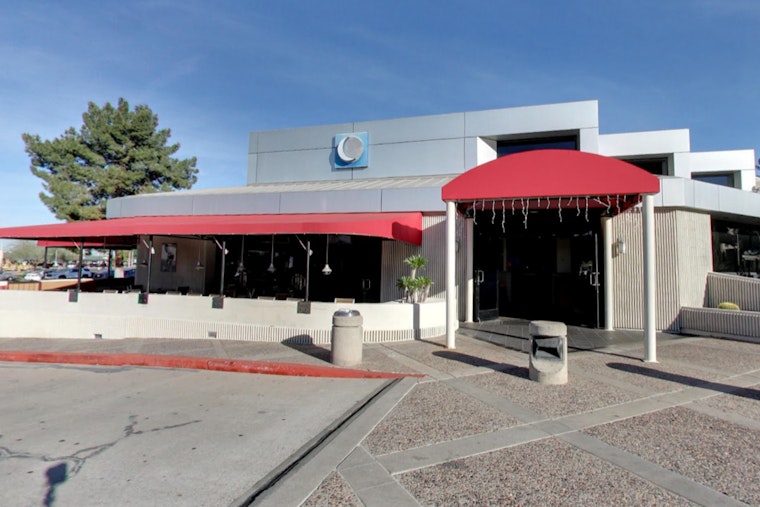 Phoenix Says Goodbye to Half Moon Windy City Sports Grill After 18 Years