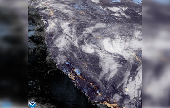 Portland Girds for Showers, Possible Thunderstorms with Chilly Winds Today