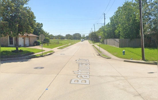 Resident Finds Body of Young Man Fatally Shot in Southwest Houston Neighborhood