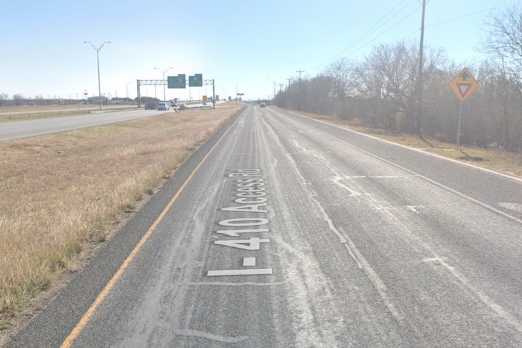San Antonio Commuters Hit by Delays After IH-35 Shut Down Due to Overturned Insect-Laden Trailer