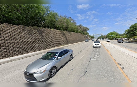 San Antonio Firefighters Tame Blaze Near Legacy Oaks, Protect Medical Complex on Fredericksburg Road