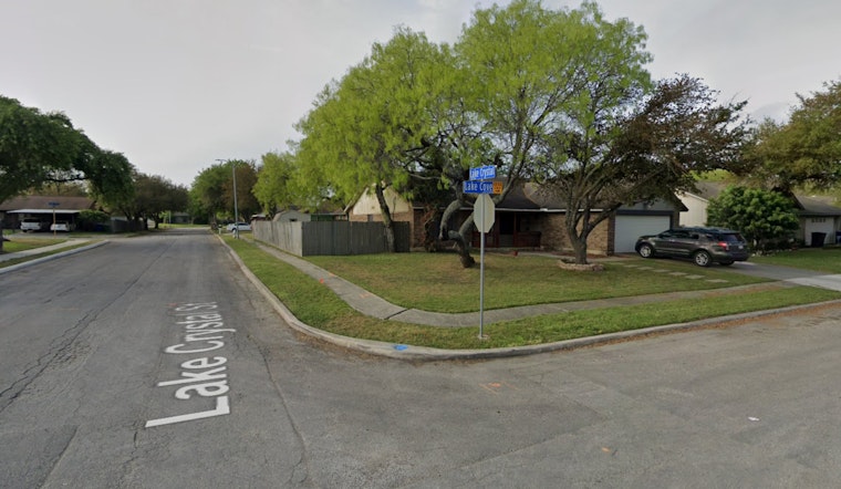 San Antonio Man Fatally Shot While Changing Light Bulb, Suspect at Large