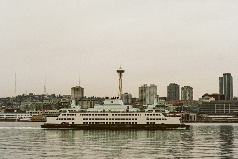 Seattle Braces for Overcast Skies and Rain as Temperatures Hover in the Mid-40s to Low 50s