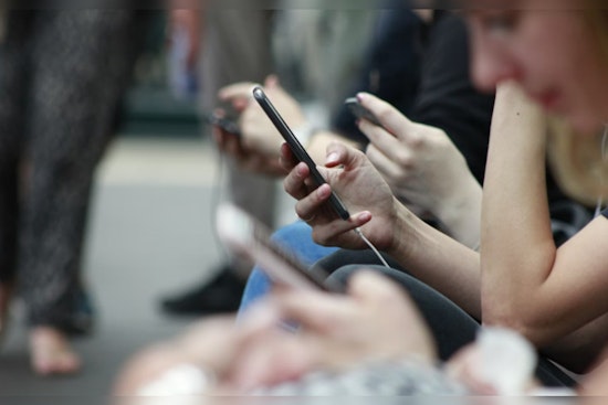 Seattle Leads U.S. Cities in Phone Call Avoidance, Surpassing San Francisco and New York, Survey Finds