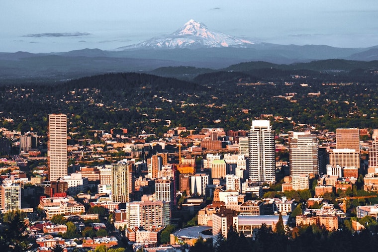 South Willamette Valley Forecasts Partly Sunny Day with Chance of Showers, Mild Temps