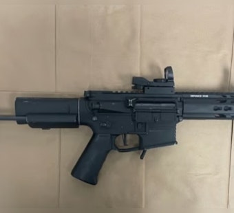 Springfield Police Arrest Man with Airsoft Replica Rifle, Highlight Legal Challenges with Imitation Firearms